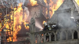 Xem Phim Notre-Dame on Fire